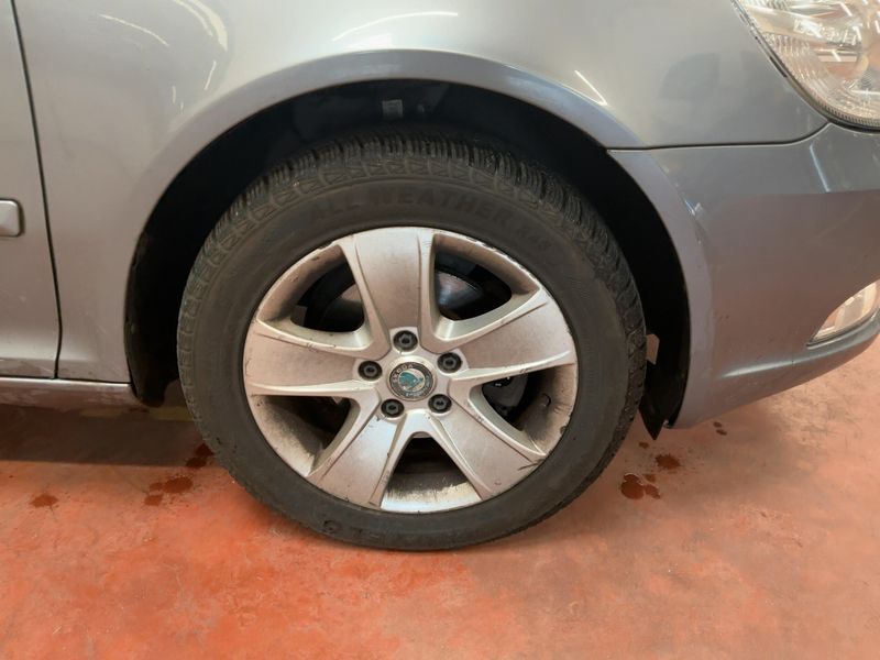 Skoda Octavia 1.6 TDI Ambition 2013 – снимка 11