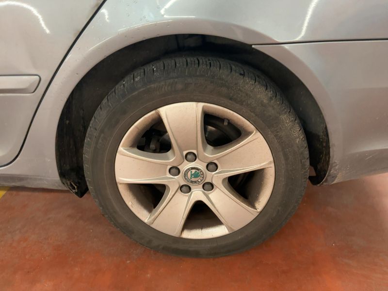 Skoda Octavia 1.6 TDI Ambition 2013 – снимка 5