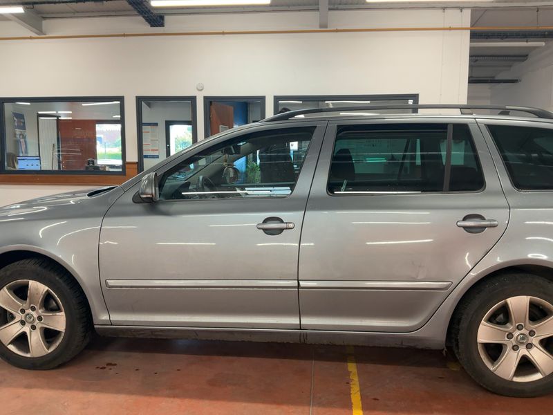 Skoda Octavia 1.6 TDI Ambition 2013 – снимка 4