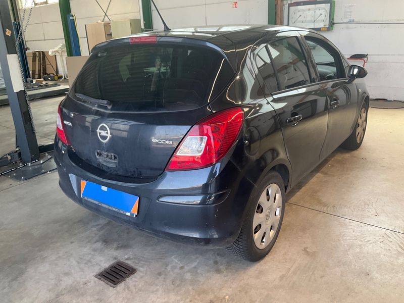 Opel Corsa 1.3 CDTI Edition 2013 – снимка 2