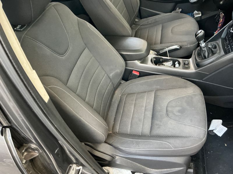 Ford Kuga 2.0 TDCi Plus 2016 – снимка 27