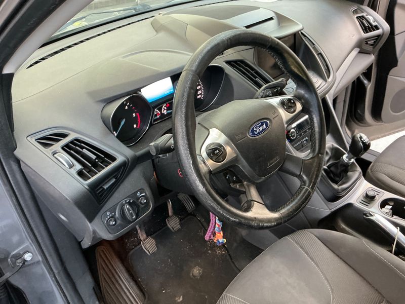 Ford Kuga 2.0 TDCi Plus 2016 – снимка 31