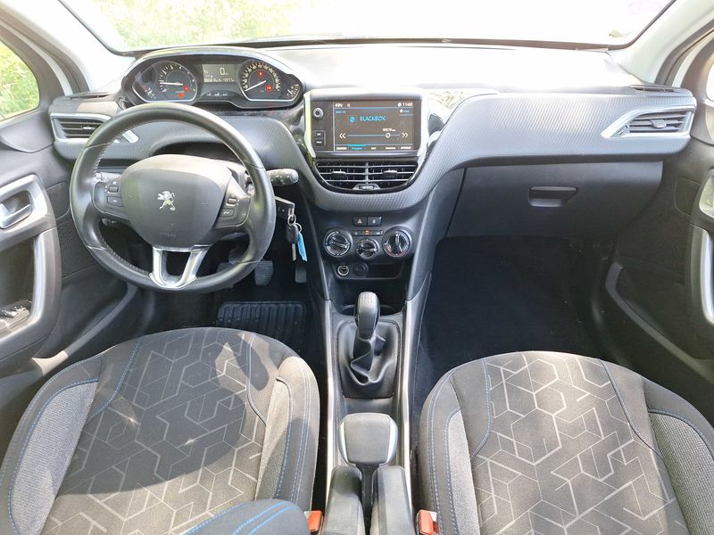 Peugeot 2008 1.2 VTi Style 2018 – снимка 11