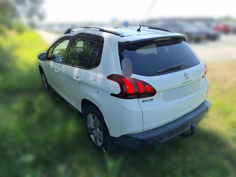 Peugeot 2008 1.2 VTi Style 2018 – снимка 3