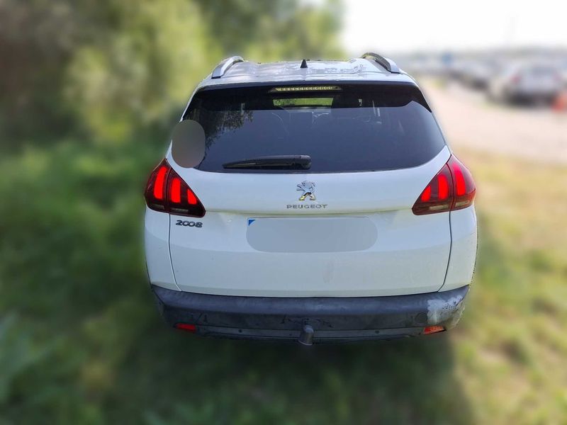 Peugeot 2008 1.2 VTi Style 2018 – снимка 4