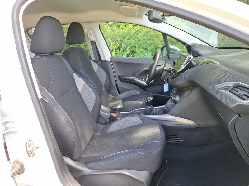 Peugeot 2008 1.2 VTi Style 2018 – снимка 10
