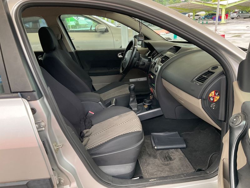 Renault Megane 1.6 Expression Confort 2005 – снимка 3