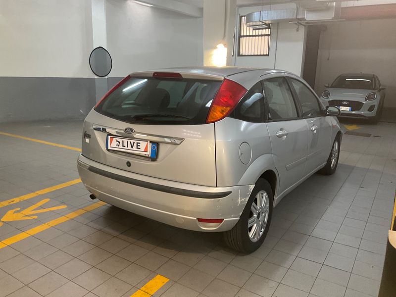 Ford Focus 1.6 Ghia 2004 – снимка 2