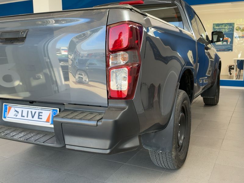 Isuzu D-MAX 1.9 Turbodiesel Space Cab 4WD L 2024 – снимка 8