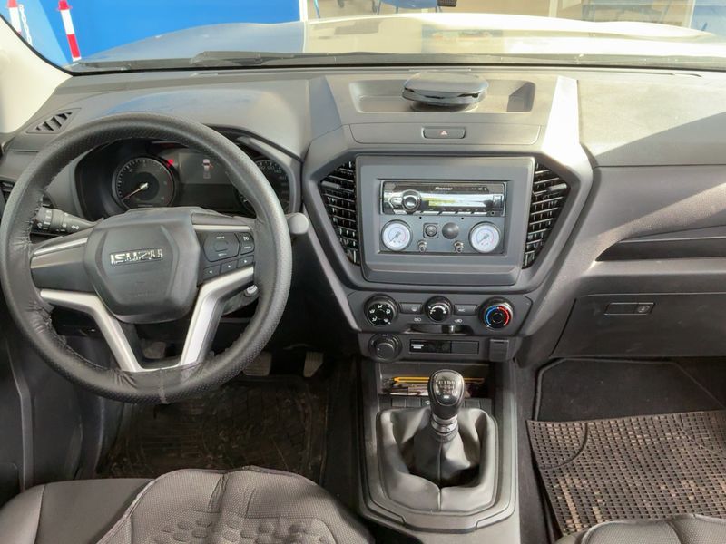 Isuzu D-MAX 1.9 Turbodiesel Space Cab 4WD L 2024 – снимка 17