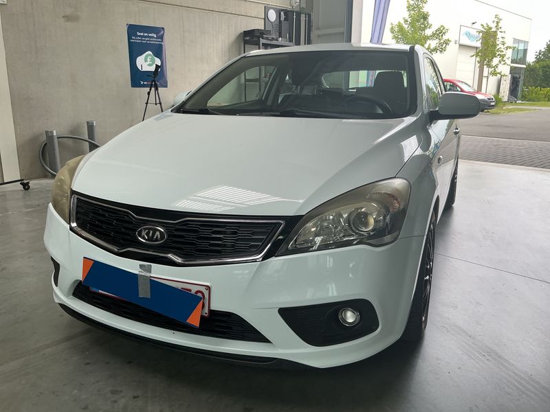 Kia cee'd 1.6 CRDi Active 2011 – снимка 1