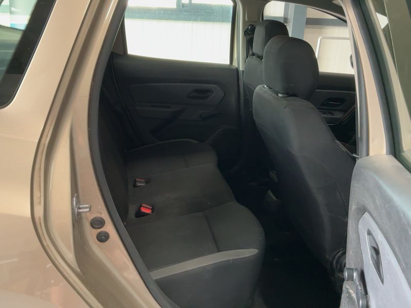 Dacia Duster 1.5 Blue dCi Essential 2019 – снимка 14
