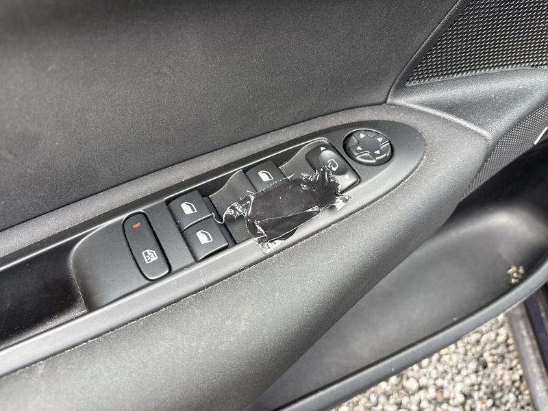 Citroen C4 1.2 e-THP Shine 2016 – снимка 34