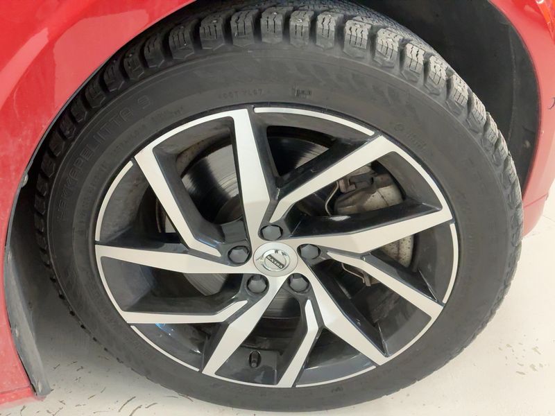 Volvo V60 2.0 T6 Recharge Plug-in Hybrid Core AWD 2022 – снимка 11