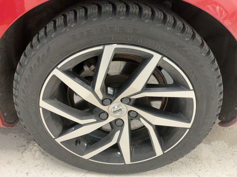 Volvo V60 2.0 T6 Recharge Plug-in Hybrid Core AWD 2022 – снимка 5