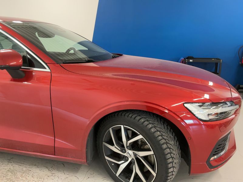 Volvo V60 2.0 T6 Recharge Plug-in Hybrid Core AWD 2022 – снимка 12