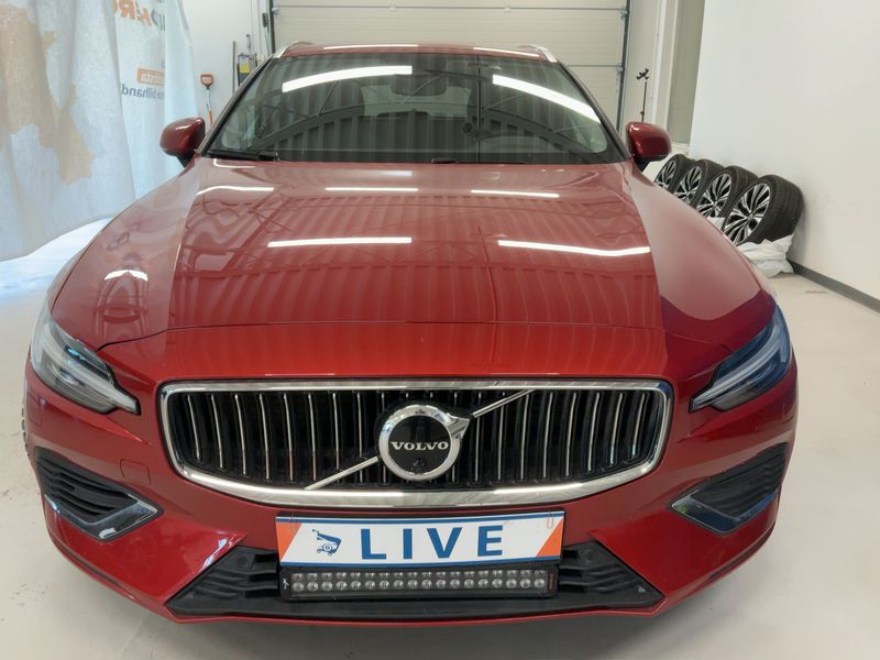 Volvo V60 2.0 T6 Recharge Plug-in Hybrid Core AWD 2022 – снимка 14
