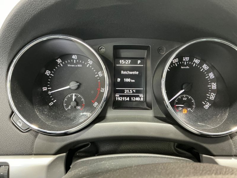 Skoda Yeti 1.2 TSI Ambition Plus Edition 2012 – снимка 4
