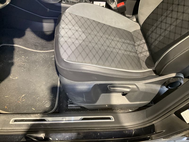 Volkswagen Tiguan Allspace 2.0 TDI R-Line 4Motion 2022 – снимка 27
