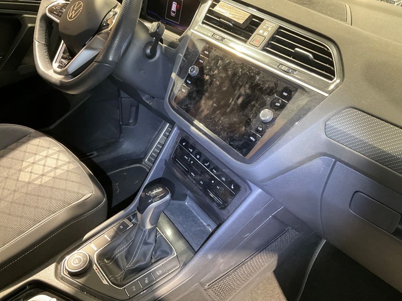 Volkswagen Tiguan Allspace 2.0 TDI R-Line 4Motion 2022 – снимка 30