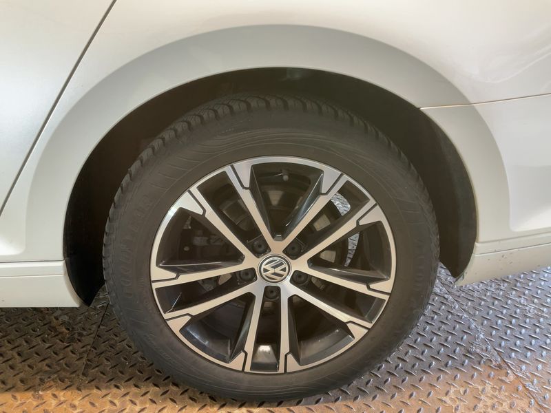 Volkswagen Passat 1.4 TSI Comfortline BlueMotion Tech 2017 – снимка 18