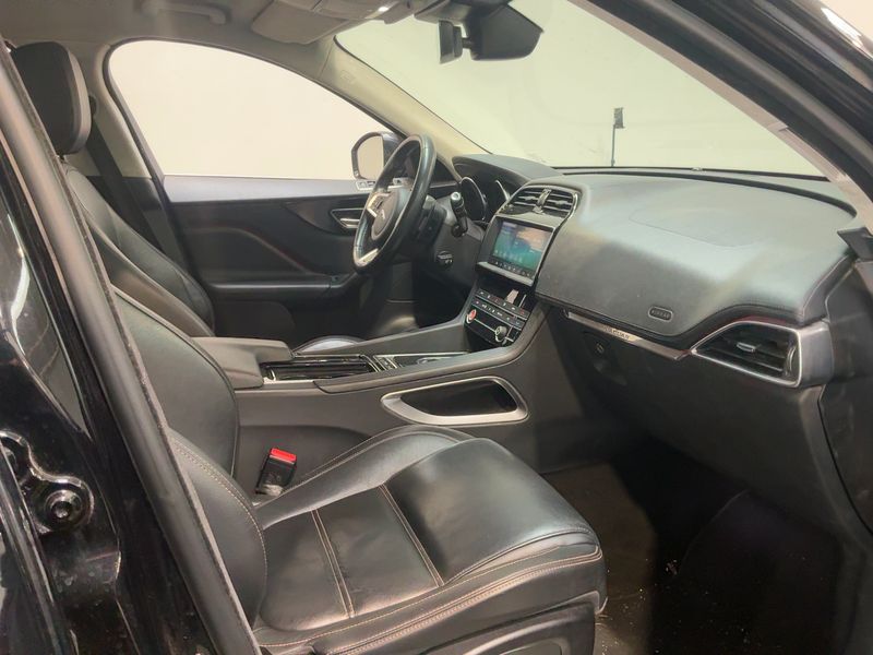 Jaguar F-Pace 20d Prestige AWD 2020 – снимка 16