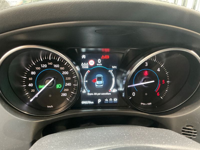 Jaguar F-Pace 20d Prestige AWD 2020 – снимка 18