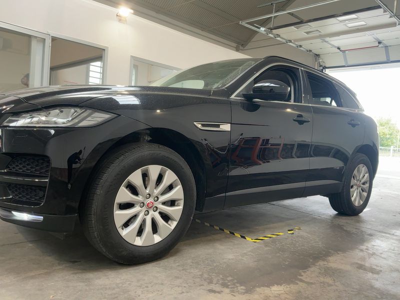 Jaguar F-Pace 20d Prestige AWD 2020 – снимка 2