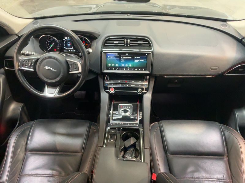 Jaguar F-Pace 20d Prestige AWD 2020 – снимка 17