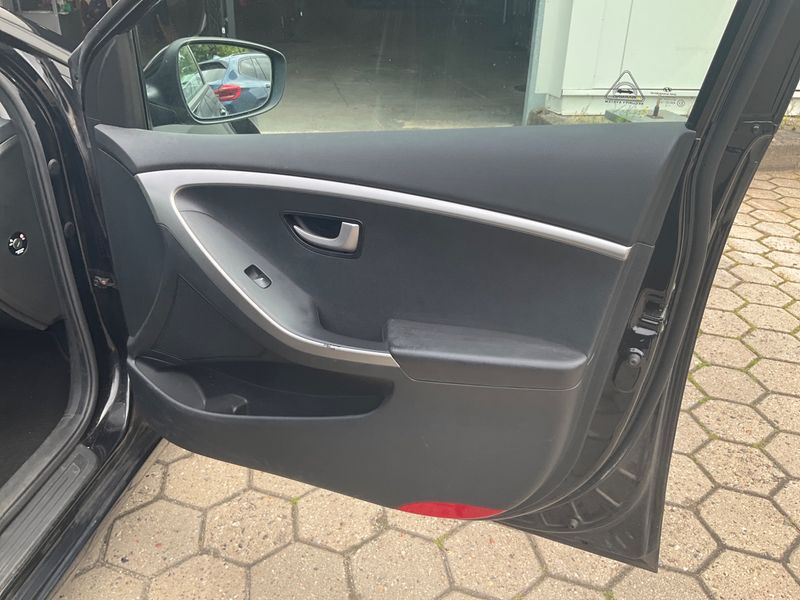 Hyundai i30 1.6 GDI Trend 2013 – снимка 39