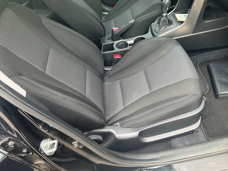 Hyundai i30 1.6 GDI Trend 2013 – снимка 35