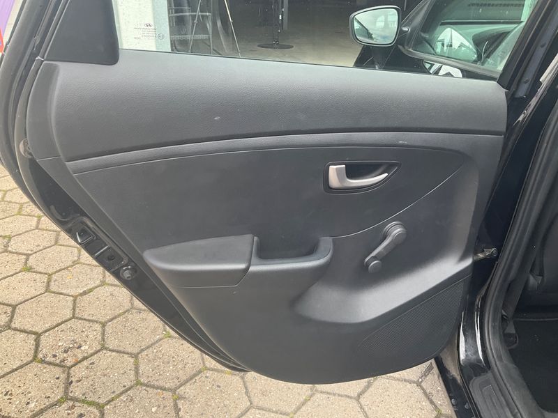 Hyundai i30 1.6 GDI Trend 2013 – снимка 42