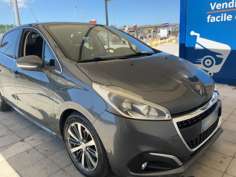 Peugeot 208 1.6 Blue-HDi Allure 2016 – снимка 12