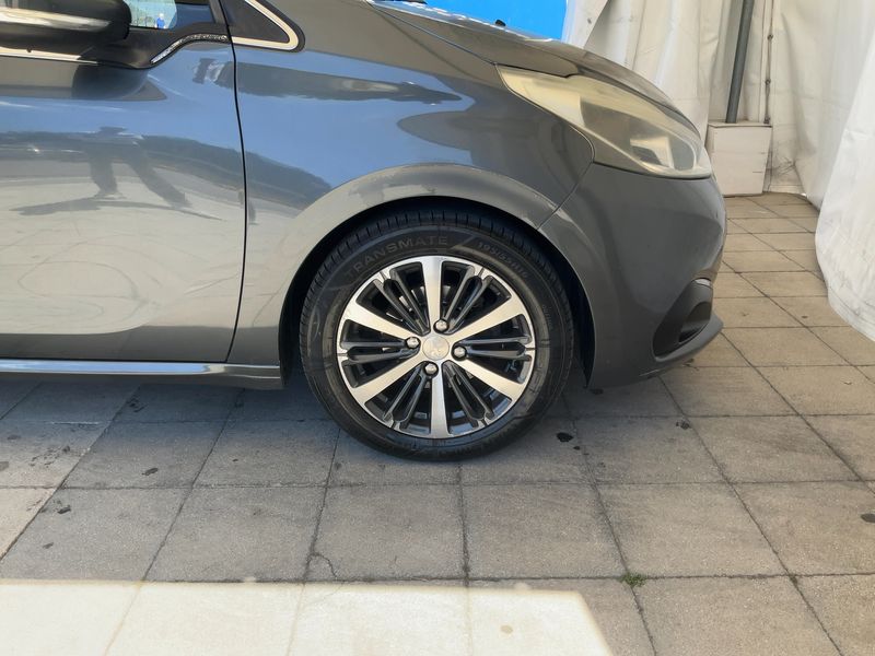 Peugeot 208 1.6 Blue-HDi Allure 2016 – снимка 11