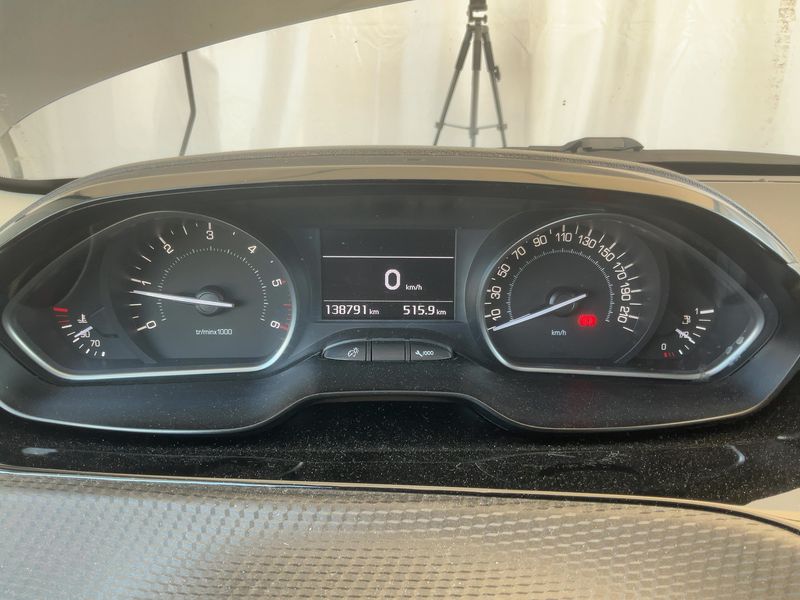 Peugeot 208 1.6 Blue-HDi Allure 2016 – снимка 18