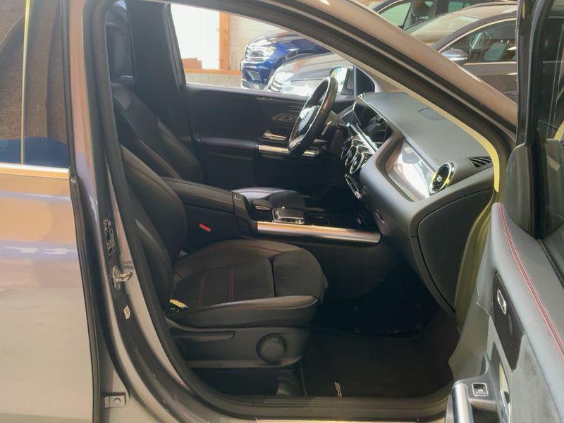 Mercedes-Benz B-Klasse B 220 d AMG Line 2019 – снимка 16