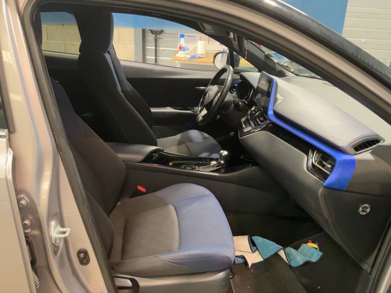 Toyota C-HR 1.8 Hybrid Graphic 2017 – снимка 16