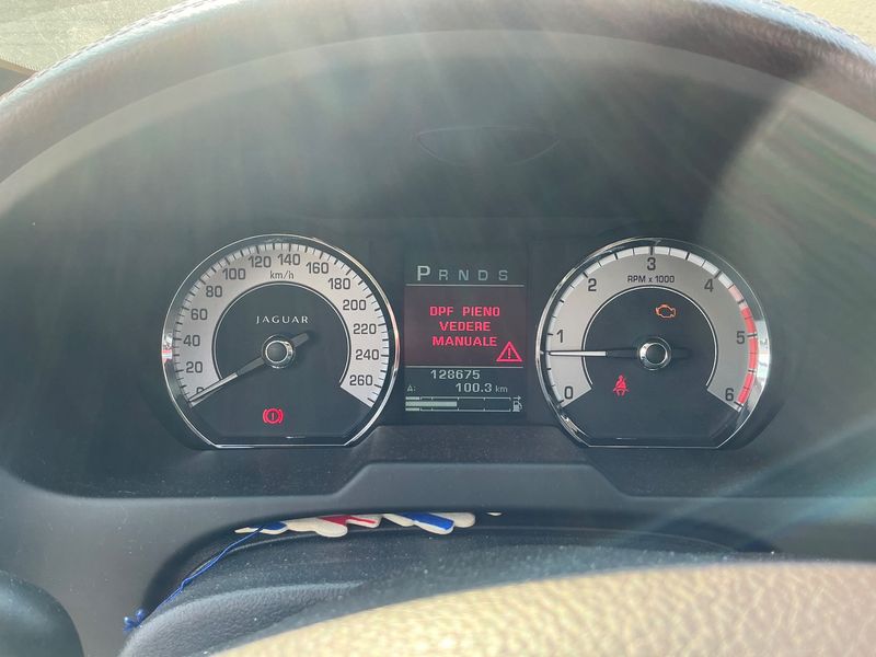 Jaguar XF 3.0 D V6 Luxury 2011 – снимка 18