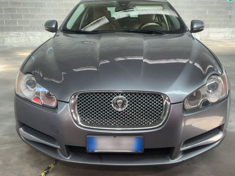 Jaguar XF 3.0 D V6 Luxury 2011 – снимка 14