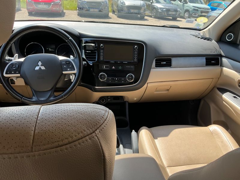 Mitsubishi Outlander 2.2 DI-D Plus 4WD 2014 – снимка 17