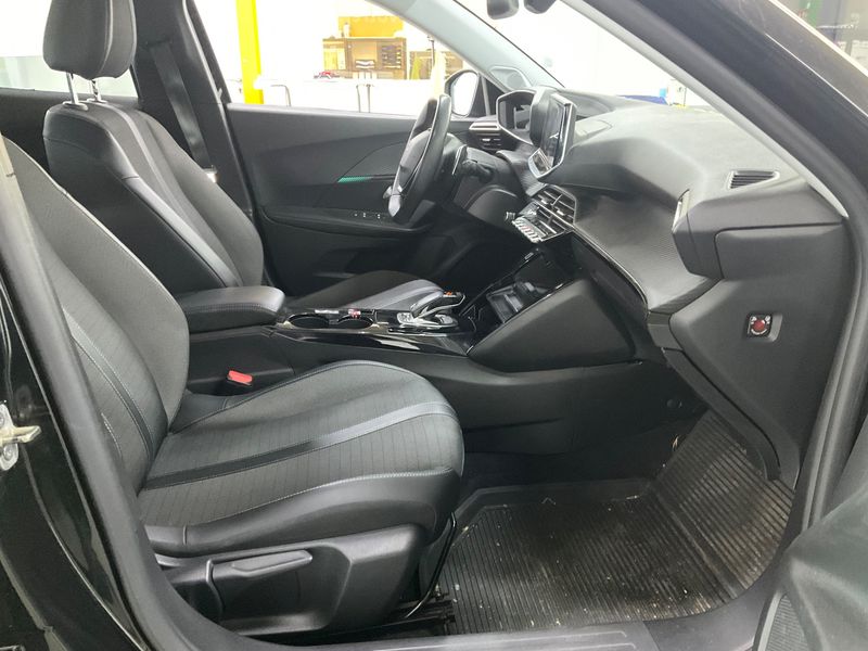Peugeot 2008 1.5 Blue-HDi Allure Business 2021 – снимка 16