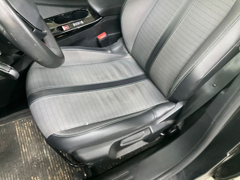 Peugeot 2008 1.5 Blue-HDi Allure Business 2021 – снимка 27