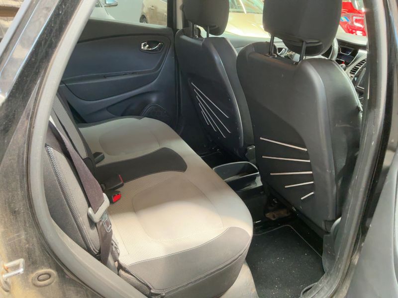 Renault Captur 1.5 dCi Energy Intens 2014 – снимка 19