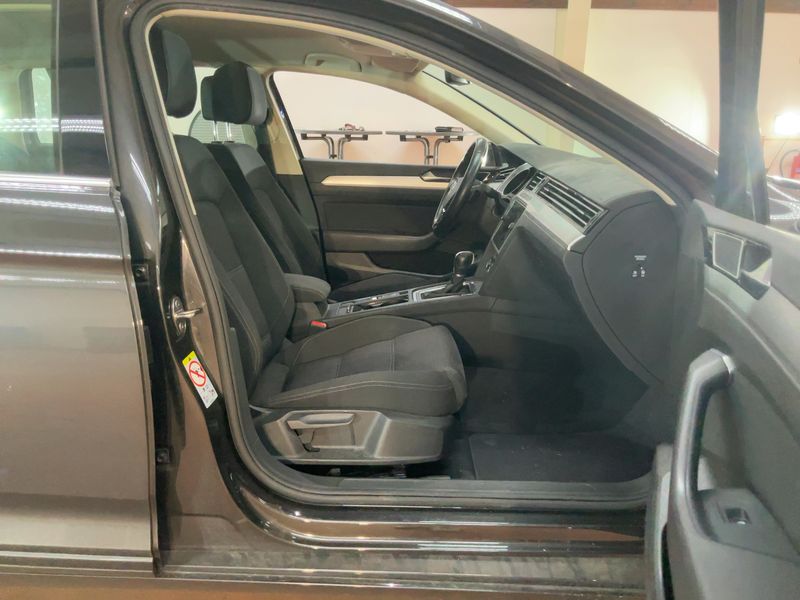 Volkswagen Passat 2.0 TDI Comfortline BlueMotion Tech 2017 – снимка 17