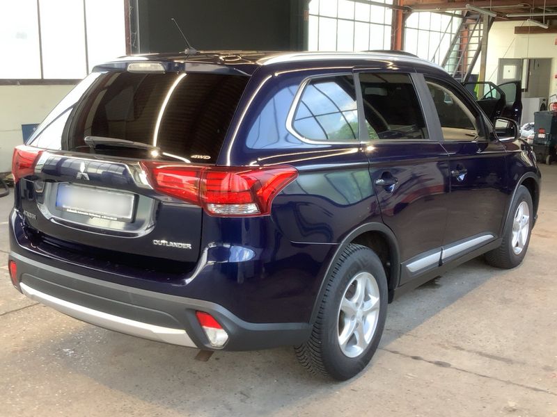 Mitsubishi Outlander 2.2 DI-D Instyle ClearTec 4WD 2017 – снимка 8