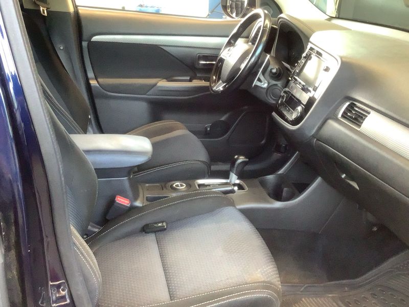 Mitsubishi Outlander 2.2 DI-D Instyle ClearTec 4WD 2017 – снимка 16