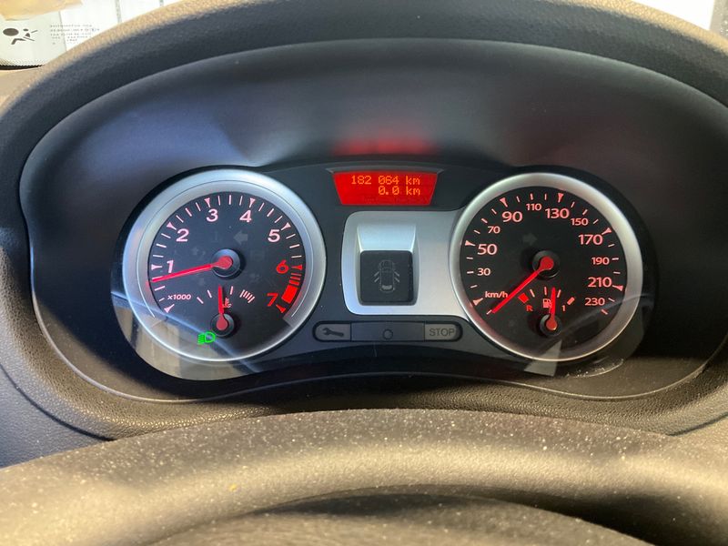 Renault Clio 1.2 Dynamique 2010 – снимка 4