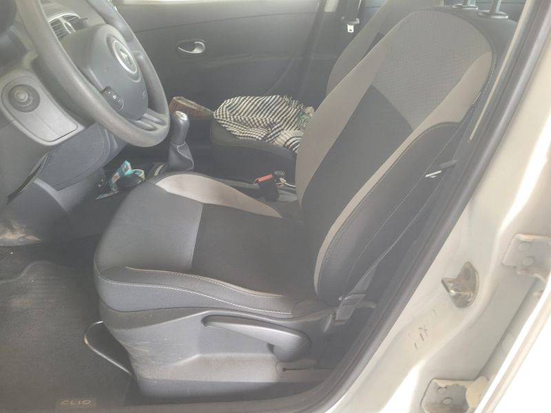 Renault Clio 1.5 dCi Expression Clim 2011 – снимка 27