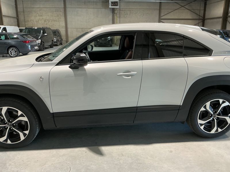 Mazda MX-30 electric drive 125 kW Makoto R-EV 2024 – снимка 4