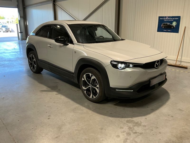 Mazda MX-30 electric drive 125 kW Makoto R-EV 2024 – снимка 12